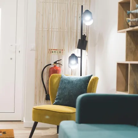 アパート 100 - Point Break 12